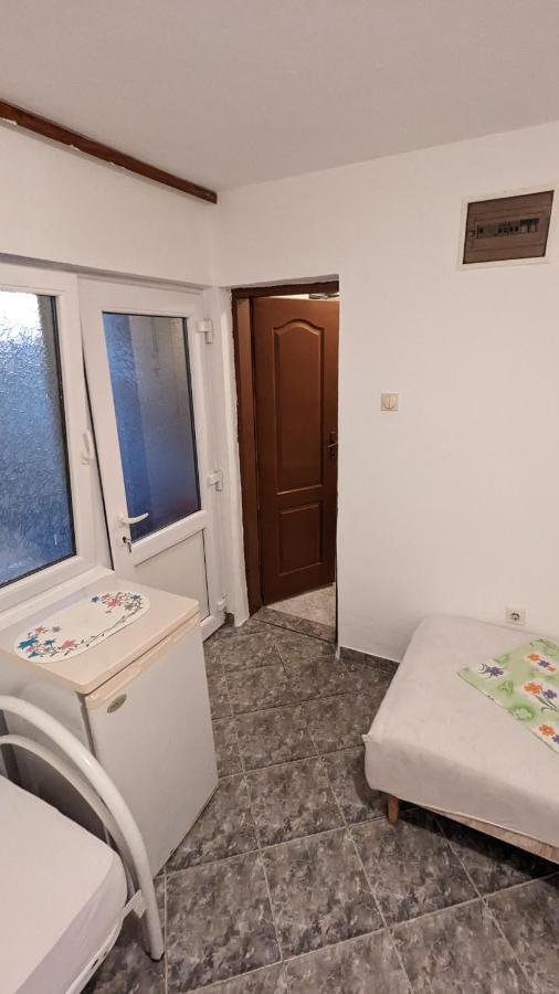 Private Guest-House Gutic Hotel Sutomore Exterior photo