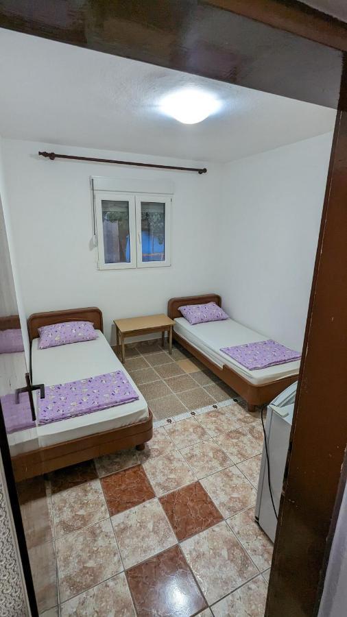 Private Guest-House Gutic Hotel Sutomore Exterior photo