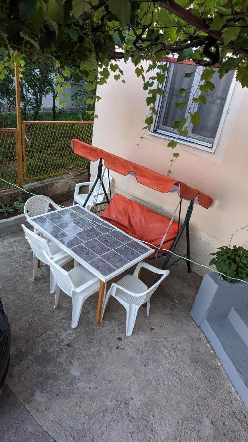 Private Guest-House Gutic Hotel Sutomore Exterior photo